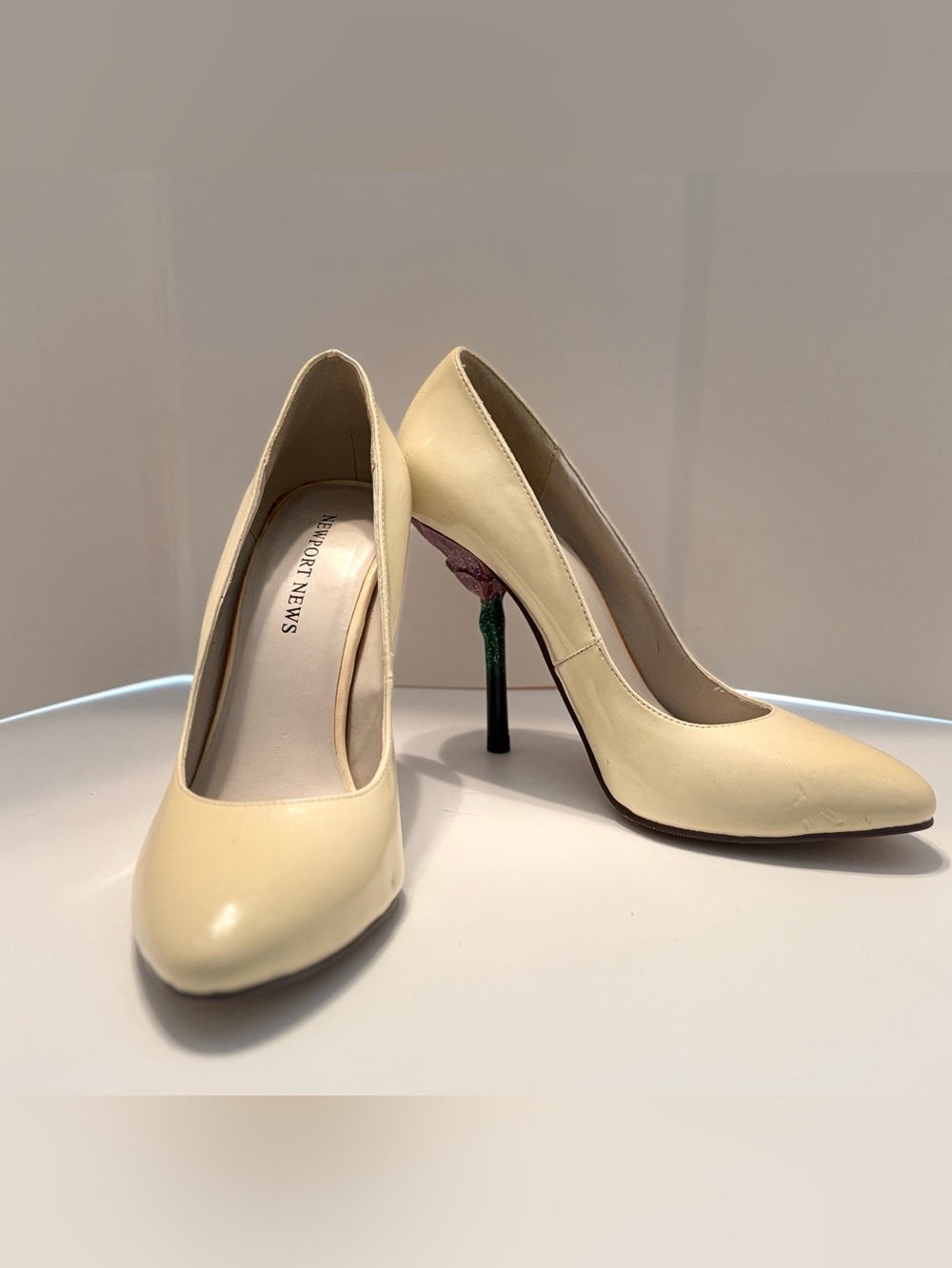 Unique Newport News Women's Cream Pointed-Toe High Heels